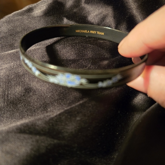 Michaela Frey Team Black Enamel With Blue Morning Glory's Signed Bangle - Picture 3 of 8